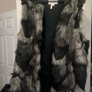 Stylish Faux Fur Vest in Black and Gray